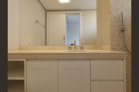 Apartamento para alugar com 384m², 4 quartos e 4 vagasBanheiro da Suíte 1