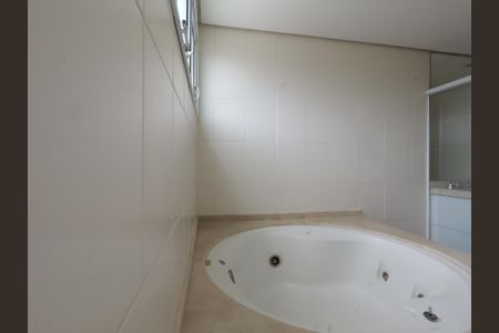 Apartamento para alugar com 384m², 4 quartos e 4 vagasBanheiro da Suíte 4