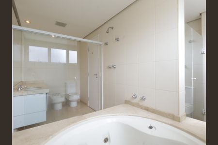 Apartamento para alugar com 384m², 4 quartos e 4 vagasBanheiro da Suíte 4