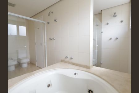 Apartamento para alugar com 384m², 4 quartos e 4 vagasBanheiro da Suíte 4