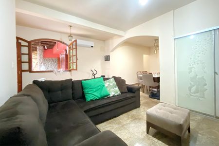 Sala de casa para alugar com 3 quartos, 400m² em Cidade Nova, Belo Horizonte