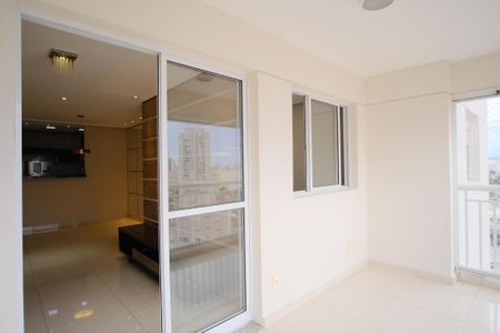 Apartamento à venda com 81m², 3 quartos e 2 vagasVaranda