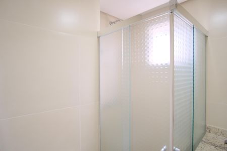 Apartamento à venda com 81m², 3 quartos e 2 vagasBanheiro da Suíte