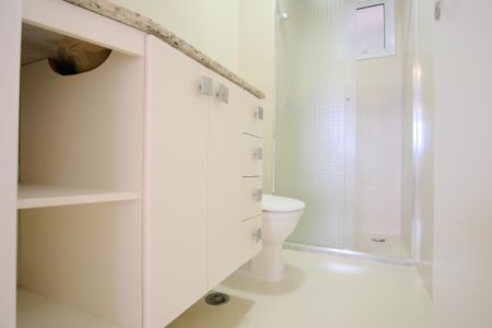 Apartamento à venda com 81m², 3 quartos e 2 vagasBanheiro Social