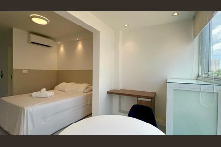 Varanda de kitnet/studio para alugar com 1 quarto, 25m² em Jardim Paulistano, São Paulo