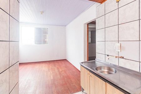 Cozinha de apartamento para alugar com 2 quartos, 46m² em Rubem Berta, Porto Alegre