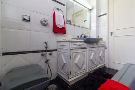 Apartamento à venda com 113m², 2 quartos e 1 vaga Apartamento à venda com 113m², 2 quartos e 1 vagaBanheiro 2