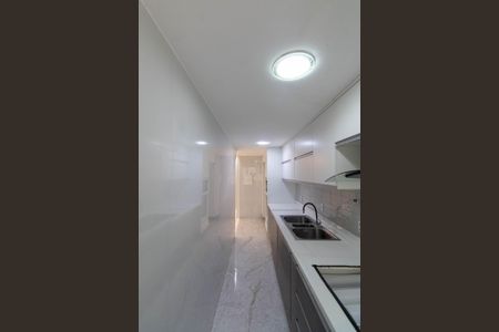 Apartamento para alugar com 585m², 5 quartos e 1 vaga Apartamento para alugar com 585m², 5 quartos e 1 vagaCozinha e Área de Serviço