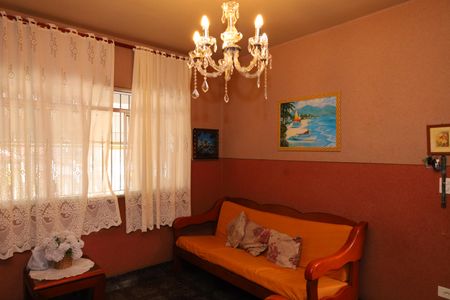 Sala de casa para alugar com 2 quartos, 180m² em Jardim Santa Maria, São Paulo