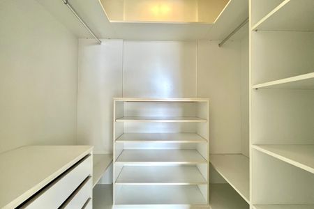 Apartamento à venda com 78m², 2 quartos e 1 vagaCloset da suíte