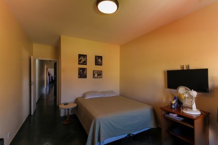 Casa à venda com 234m², 3 quartos e 2 vagas Casa à venda com 234m², 3 quartos e 2 vagasQuarto 1 - Suíte