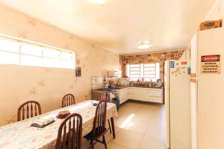 Casa à venda com 234m², 3 quartos e 2 vagas Casa à venda com 234m², 3 quartos e 2 vagasCozinha