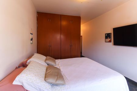 Casa à venda com 234m², 3 quartos e 2 vagas Casa à venda com 234m², 3 quartos e 2 vagasQuarto 2 - Suíte