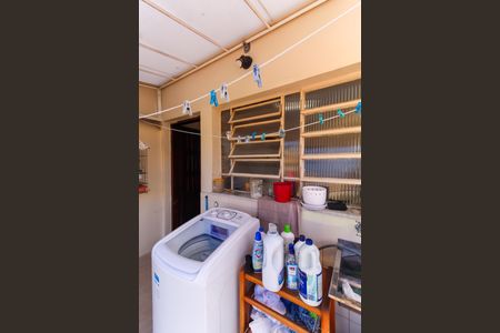 Casa à venda com 234m², 3 quartos e 2 vagas Casa à venda com 234m², 3 quartos e 2 vagasÁrea de Serviço