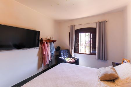 Casa à venda com 234m², 3 quartos e 2 vagas Casa à venda com 234m², 3 quartos e 2 vagasQuarto 2 - Suíte