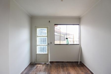 Studio para alugar com 35m², 1 quarto e sem vaga Studio para alugar com 35m², 1 quarto e sem vagaSala