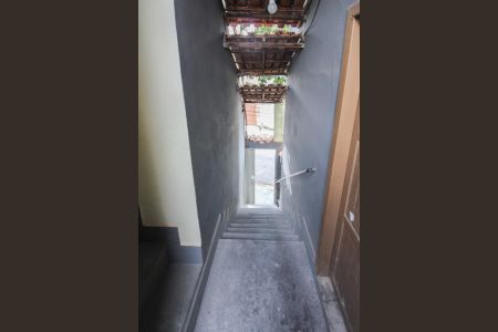 Studio para alugar com 35m², 1 quarto e sem vaga Studio para alugar com 35m², 1 quarto e sem vagaEscada