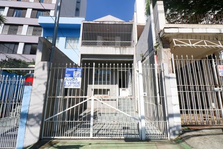 Casa para alugar com 250m², 4 quartos e 1 vaga Casa para alugar com 250m², 4 quartos e 1 vagaFachada