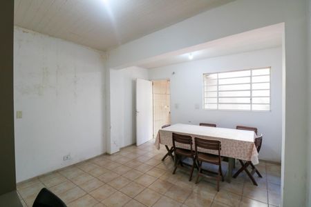 Casa para alugar com 250m², 4 quartos e 1 vaga Casa para alugar com 250m², 4 quartos e 1 vagaSala de Jantar