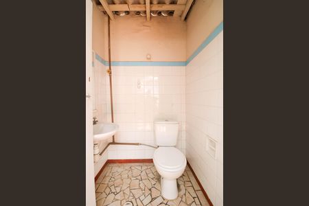 Casa para alugar com 250m², 4 quartos e 1 vaga Casa para alugar com 250m², 4 quartos e 1 vagaBanheiro de serviço