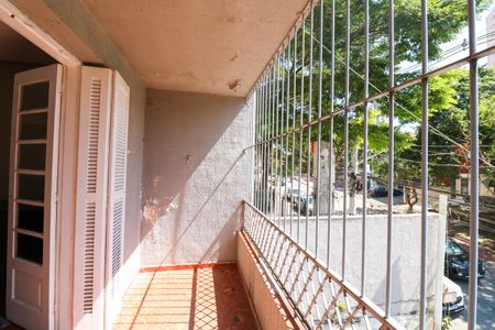 Casa para alugar com 250m², 4 quartos e 1 vaga Casa para alugar com 250m², 4 quartos e 1 vagaVaranda