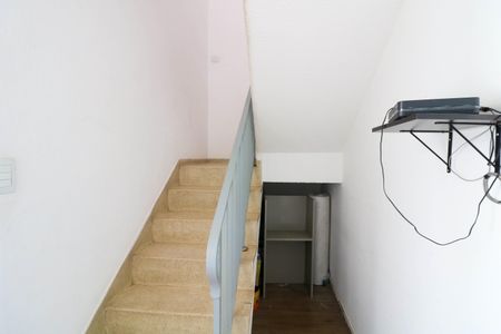 Casa para alugar com 250m², 4 quartos e 1 vaga Casa para alugar com 250m², 4 quartos e 1 vagaEscada
