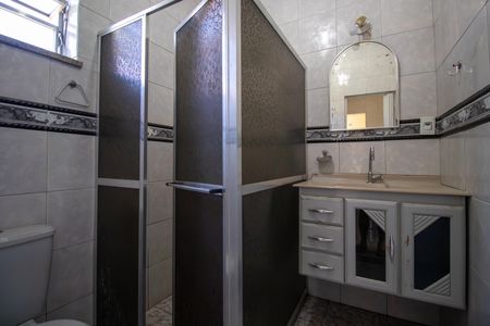 Banheiro de apartamento para alugar com 1 quarto, 53m² em Irajá, Rio de Janeiro