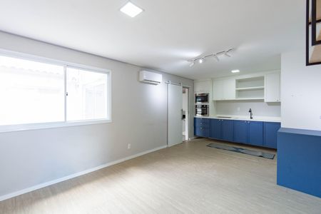 Casa de Condomínio à venda com 2 quartos, 70m² em Olaria, Canoas