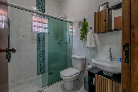Casa para alugar com 130m², 2 quartos e 2 vagasBanheiro social