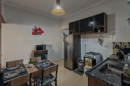 Casa para alugar com 130m², 2 quartos e 2 vagasCozinha 
