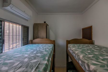 Casa para alugar com 130m², 2 quartos e 2 vagasQuarto