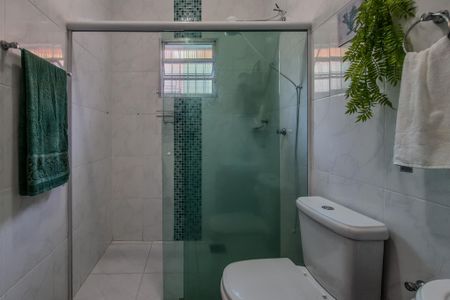 Casa para alugar com 130m², 2 quartos e 2 vagasBanheiro social