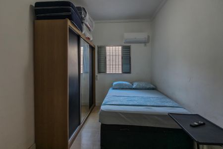 Casa para alugar com 130m², 2 quartos e 2 vagasSuíte