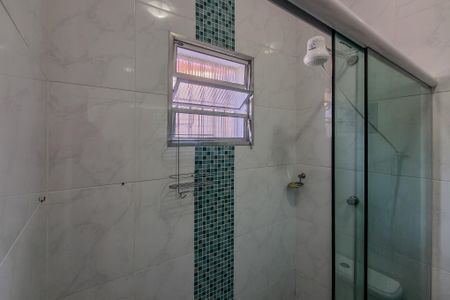 Casa para alugar com 130m², 2 quartos e 2 vagasBanheiro social