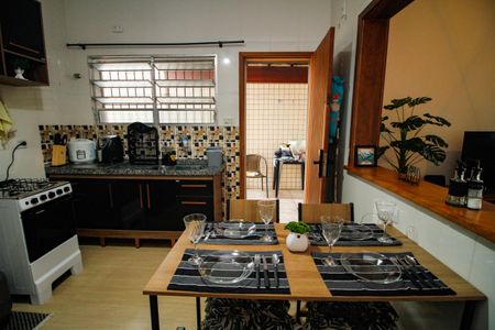 Casa para alugar com 130m², 2 quartos e 2 vagasCozinha