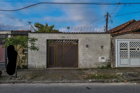 Casa para alugar com 130m², 2 quartos e 2 vagasFachada