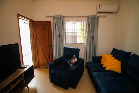 Casa para alugar com 130m², 2 quartos e 2 vagasSala