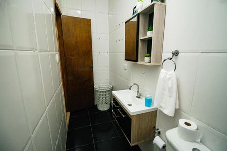 Casa para alugar com 130m², 2 quartos e 2 vagasBanheiro da Suíte 1