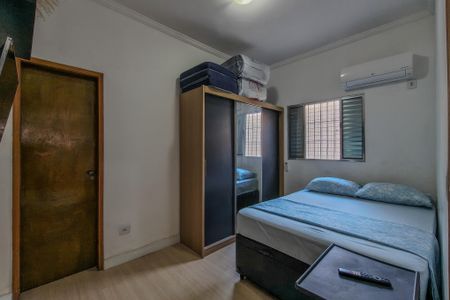 Casa para alugar com 130m², 2 quartos e 2 vagasSuíte