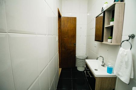 Casa para alugar com 130m², 2 quartos e 2 vagasBanheiro da Suíte 1