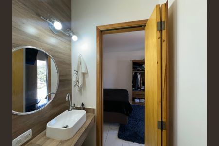 Casa à venda com 200m², 5 quartos e 2 vagasBanheiro da Suíte 1 e 2