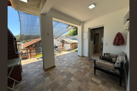 Casa à venda com 200m², 5 quartos e 2 vagasChurrasqueira