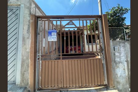 Casa à venda com 200m², 5 quartos e 2 vagasFachada