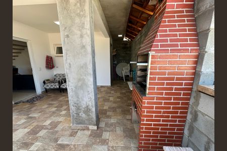 Casa à venda com 200m², 5 quartos e 2 vagasChurrasqueira