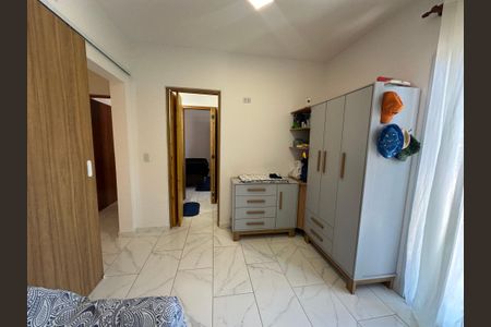 Casa à venda com 200m², 5 quartos e 2 vagasSuíte 1