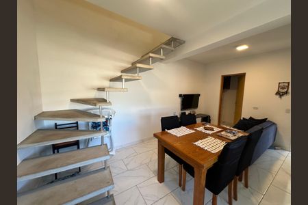 Casa à venda com 200m², 5 quartos e 2 vagasEscada