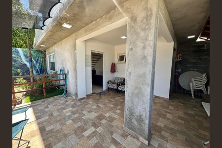Casa à venda com 200m², 5 quartos e 2 vagasChurrasqueira