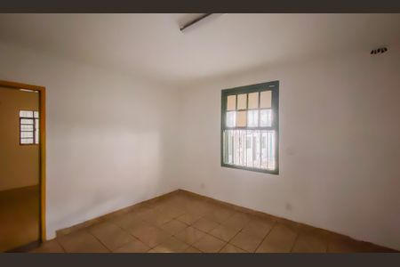 Casa para alugar com 180m², 4 quartos e 4 vagas Casa para alugar com 180m², 4 quartos e 4 vagasQuarto 1