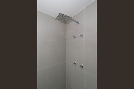 Banheiro de kitnet/studio à venda com 1 quarto, 26m² em Pinheiros, São Paulo