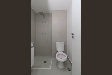 Banheiro de kitnet/studio à venda com 1 quarto, 26m² em Pinheiros, São Paulo